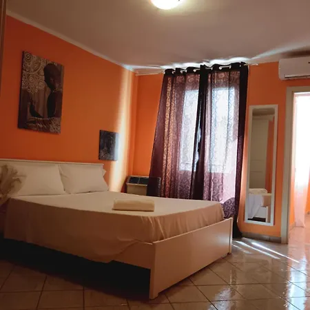 Colonne 14 30 Apartmán